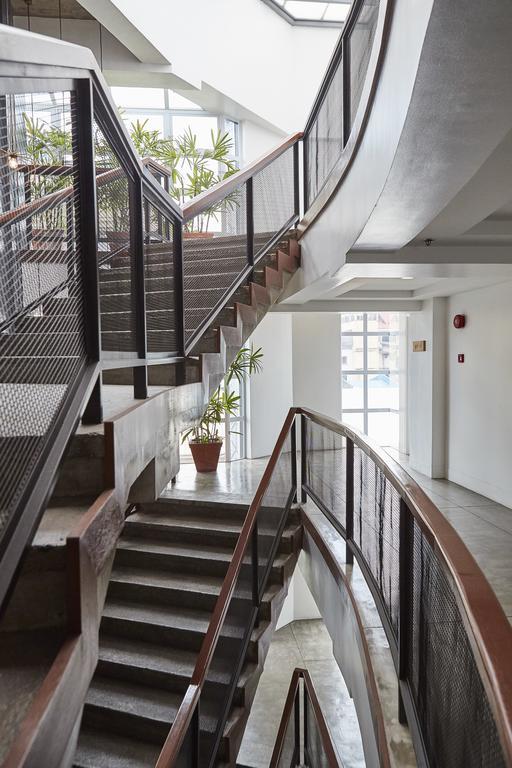 5880 Enriquez Residences Manila Bagian luar foto