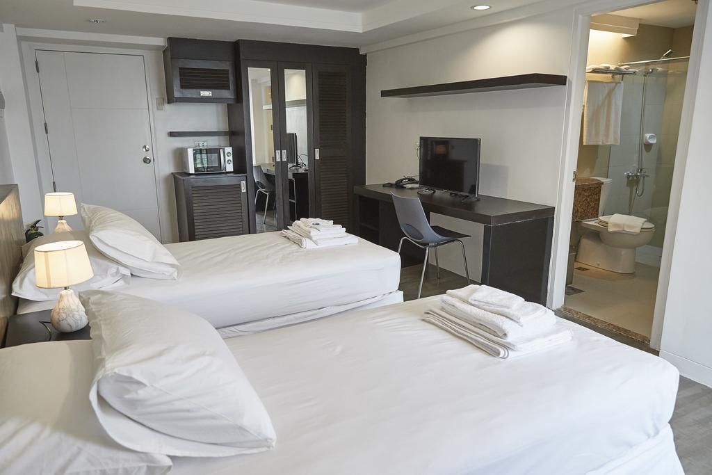 5880 Enriquez Residences Manila Bagian luar foto